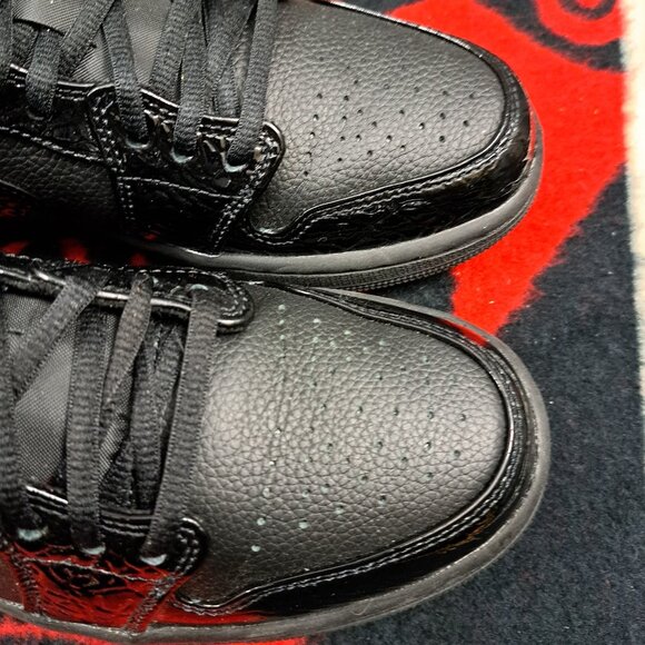 Size 7 Women Nike Women's Air Jordan 1 Low SE Black Croc HJ7743 010 - Picture 9 of 13